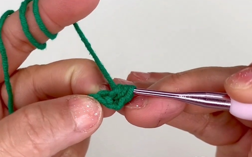 Easy Beginner's Guide to Crochet Phone Bag