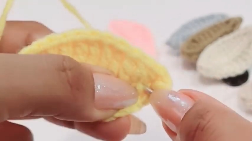 Crochet Leaves Lined Up Easy Beginner's Tutorial