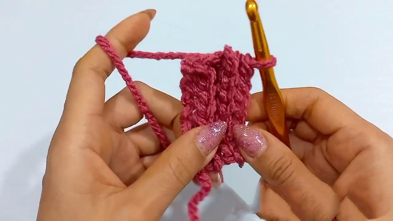 Comprehensive Guide to Crochet a Bulky Mosaic Beanie