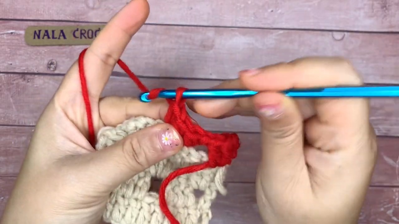 Beginner's Guide to Crocheting a Stylish Scarf
