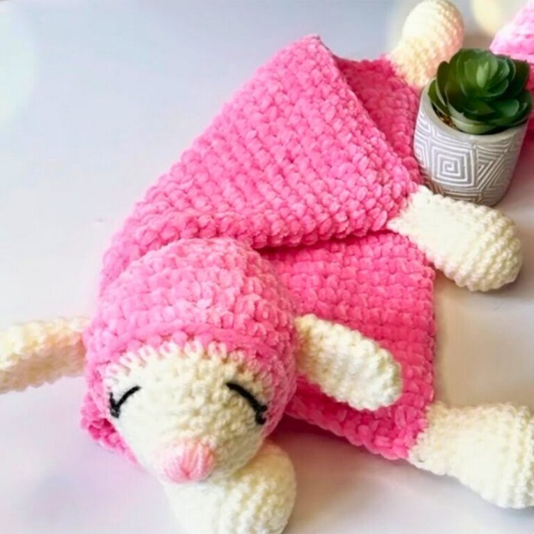 How to Crochet a Lamb Baby Comforter