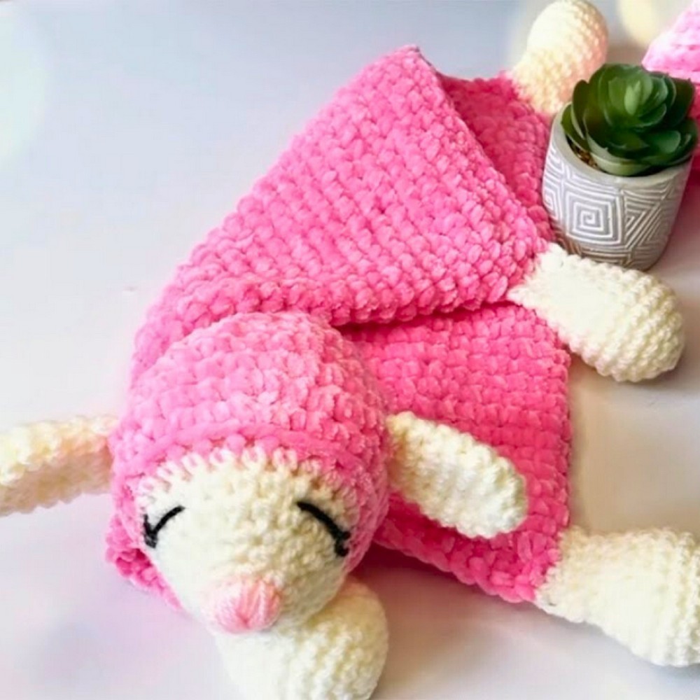 How to Crochet a Lamb Baby Comforter
