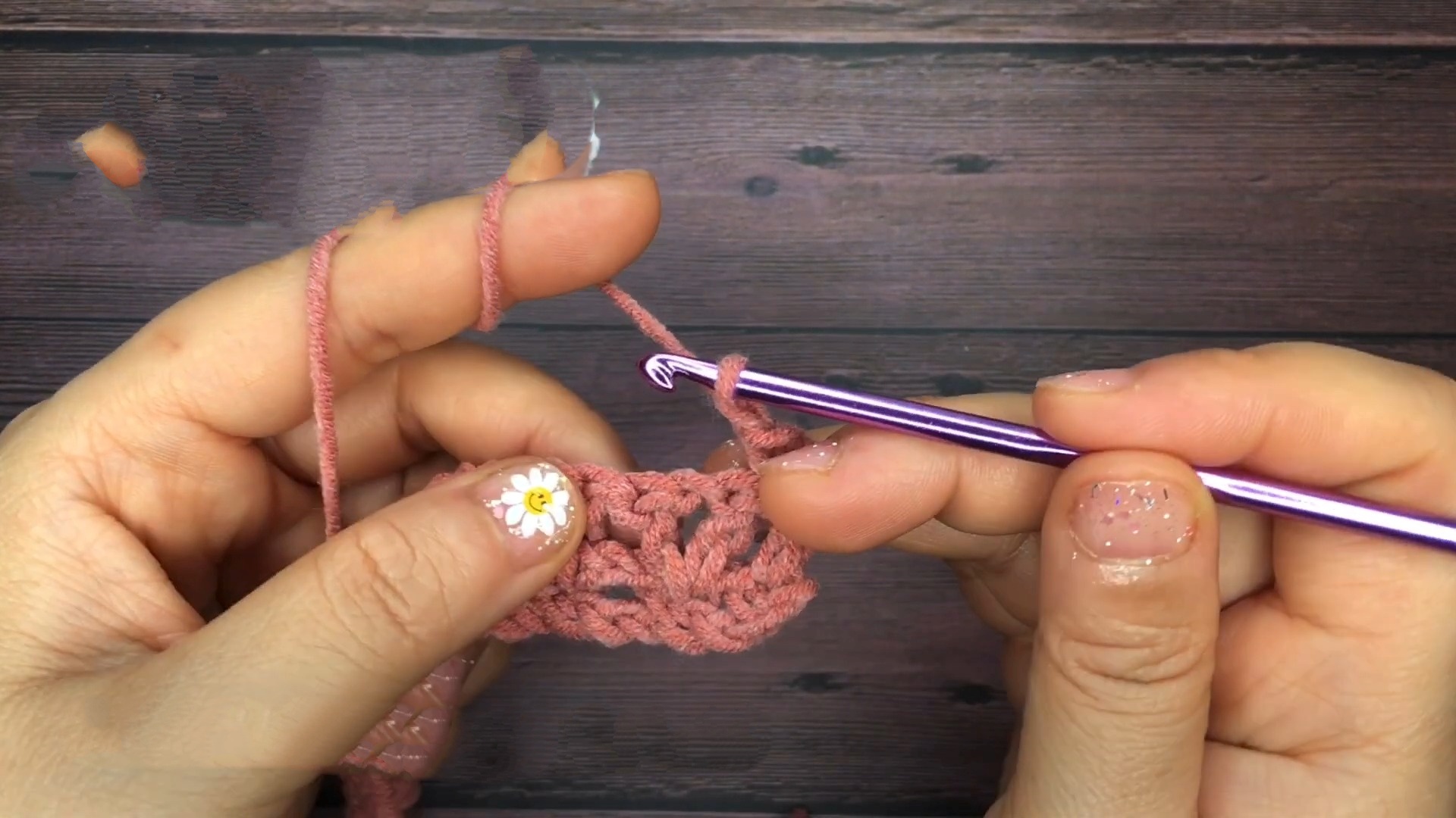 How to Crochet a Lovely Scarf: Step-by-Step Guide for Beginners