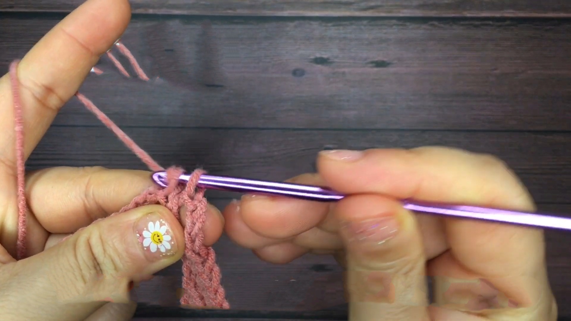 How to Crochet a Lovely Scarf: Step-by-Step Guide for Beginners