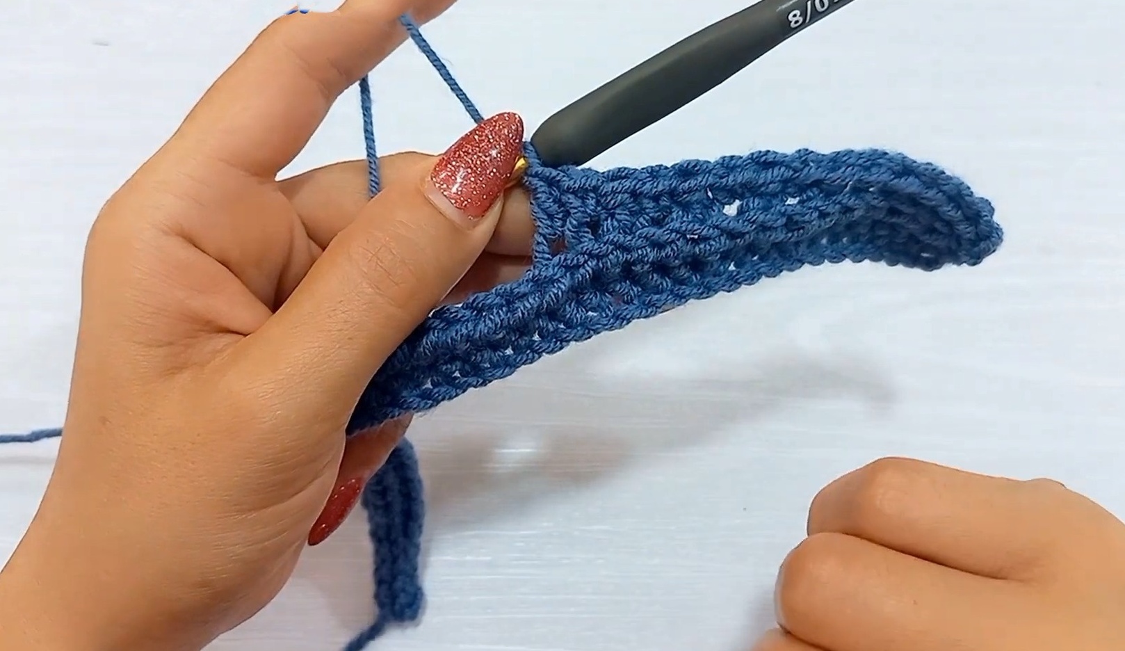 How to Crochet a Beautiful and Easy Beanie Hat for Beginners