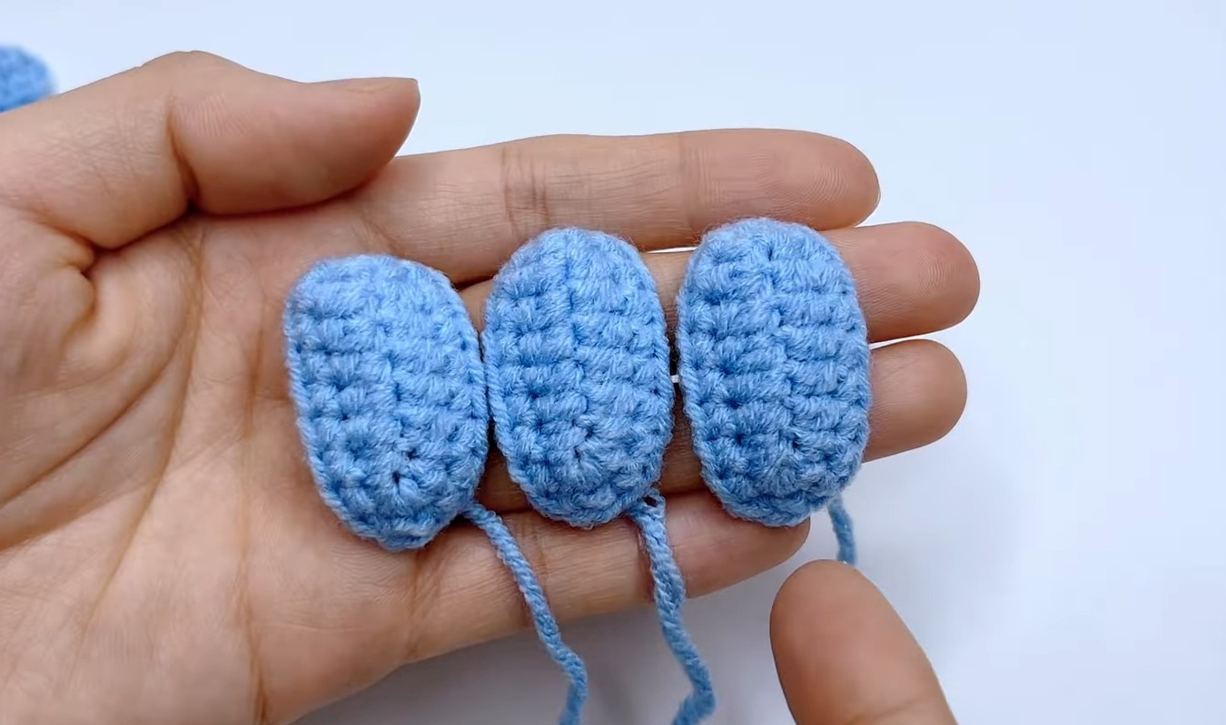 Crochet Mini Tulip Bouquet A Step-by-Step Guide for Beginners