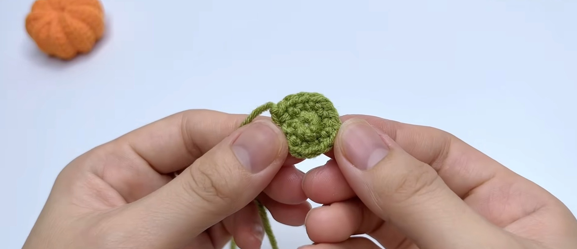 How to Crochet a Cute Pumpkin Keychain for Beginners β Easy Guide