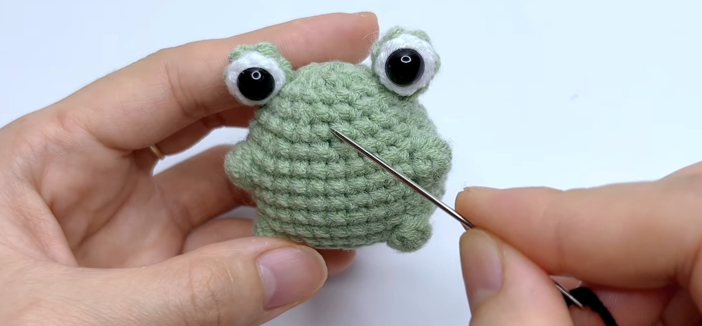Beginner's Guide to Crochet Frog Amigurumi