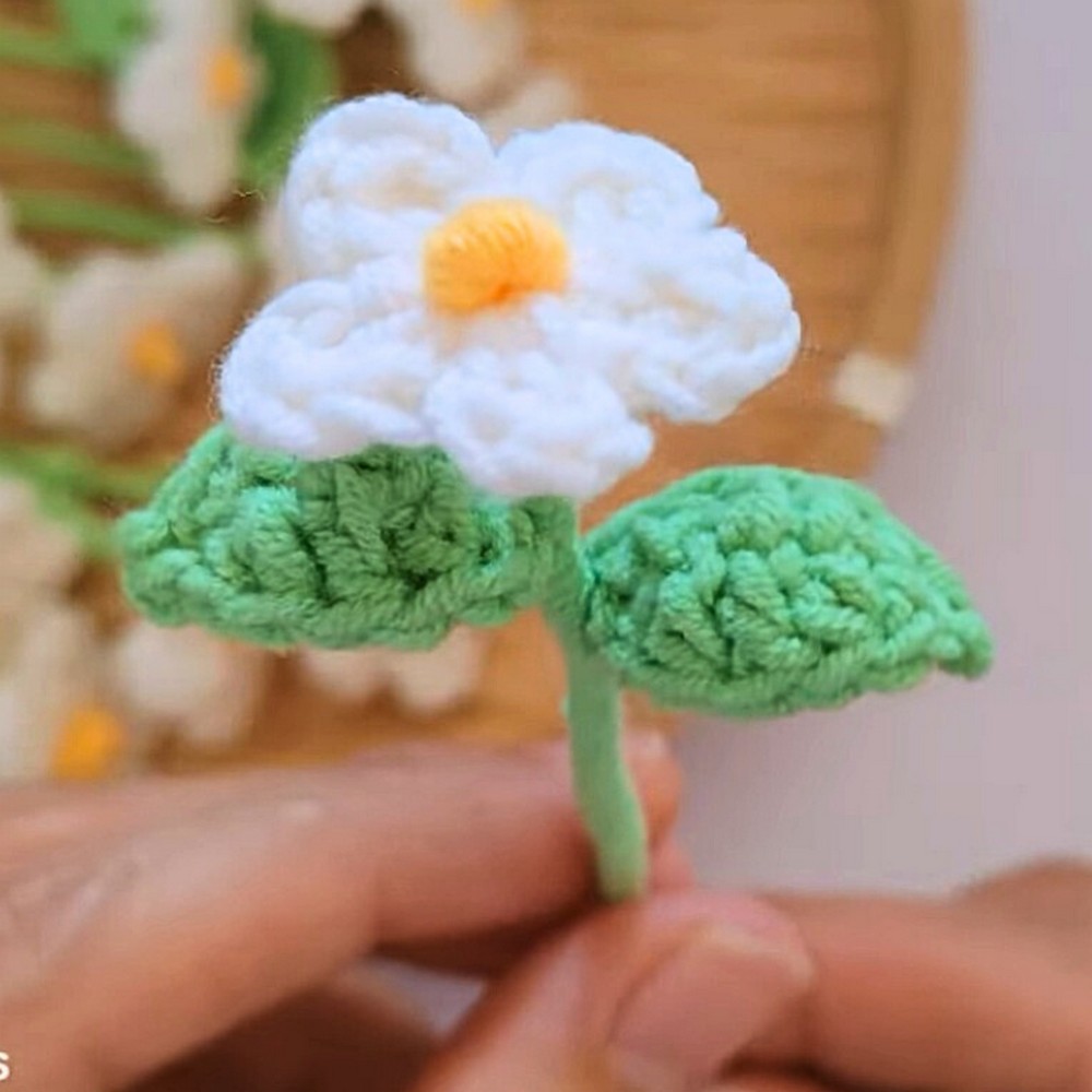 Easy and Beautiful Crochet Flower Pattern