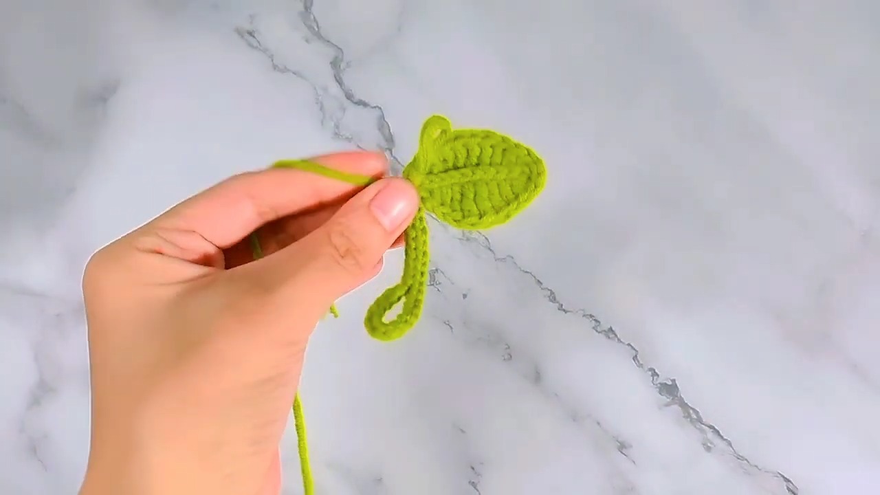How to Crochet a Leaf Sprout Pattern