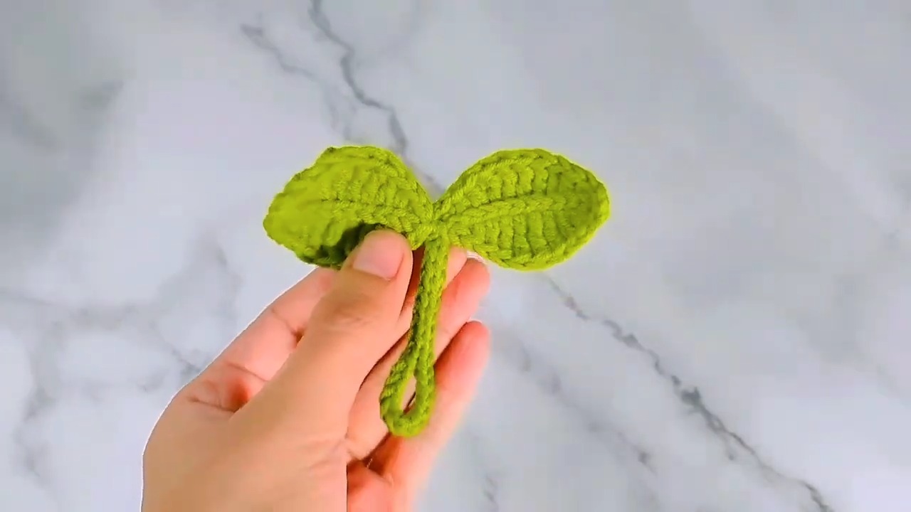 How to Crochet a Leaf Sprout Pattern