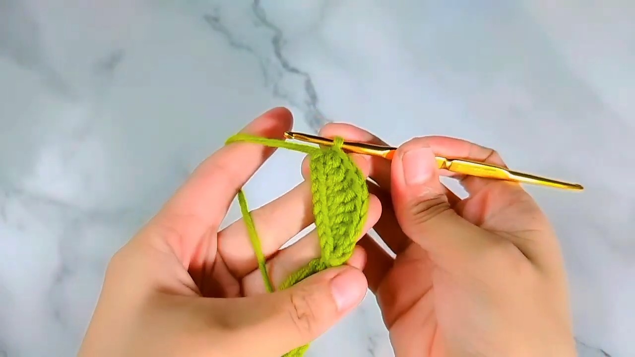 How to Crochet a Leaf Sprout Pattern