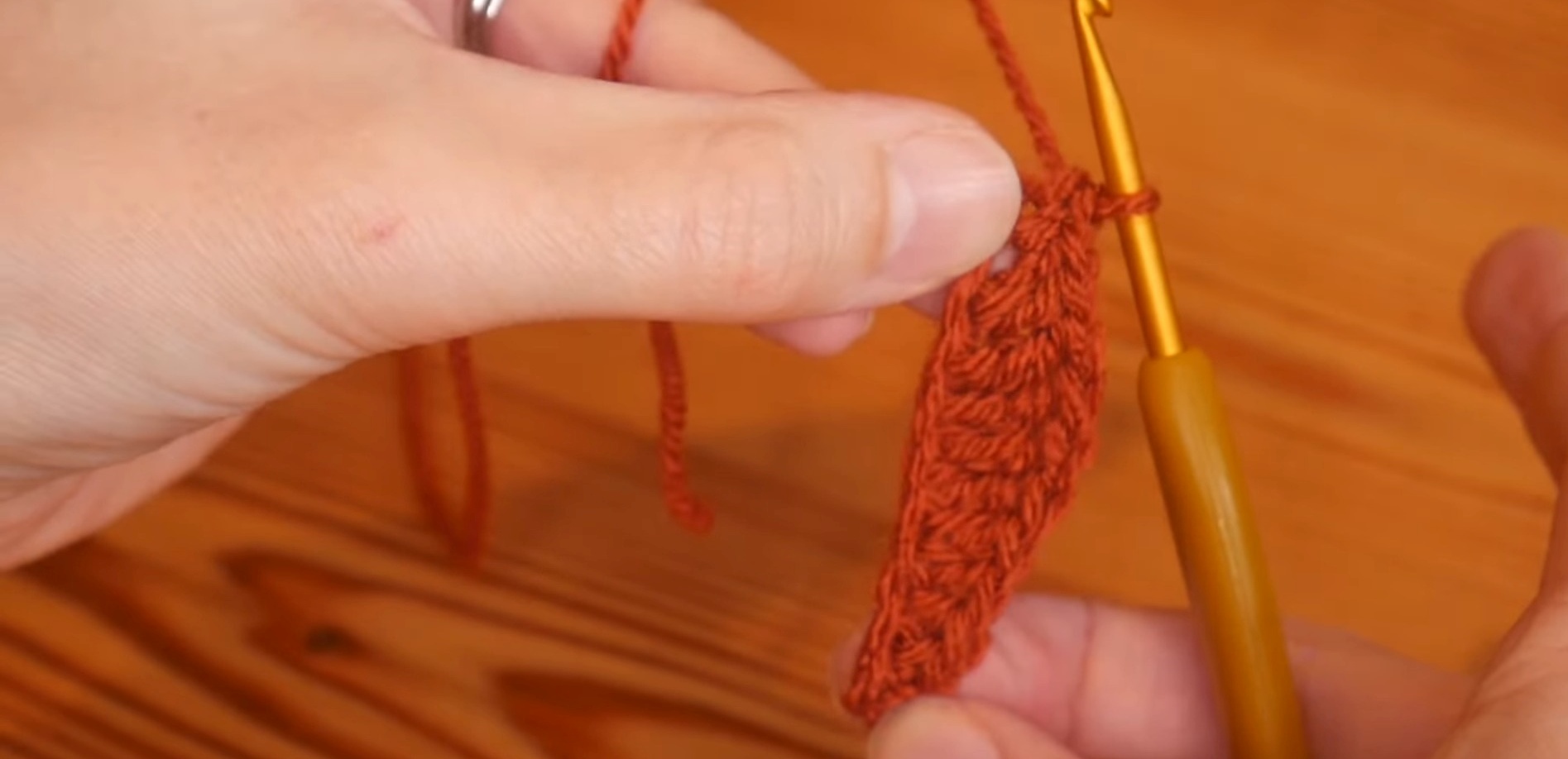 How to Crochet a Autumn Leaf Pattern for Seasonal Charm