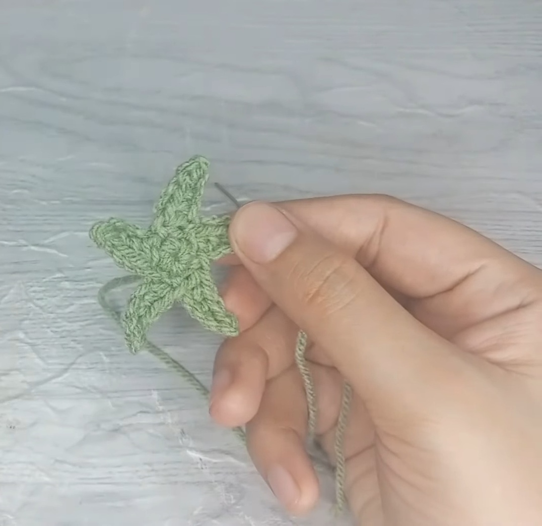 Easy Guide to Crochet a Mini Strawberry Keychain Pattern