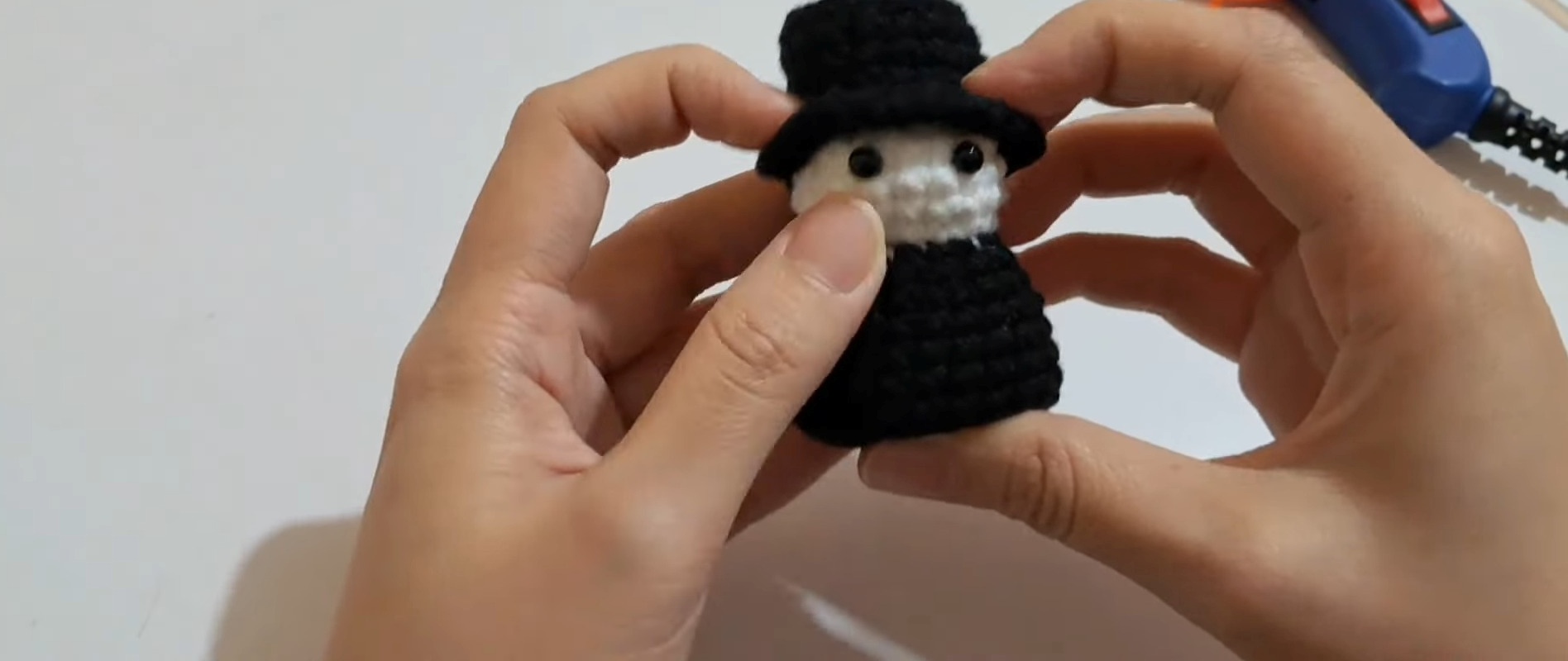 How to Crochet Ghost Bride & Groom for Handmade Halloween Decor