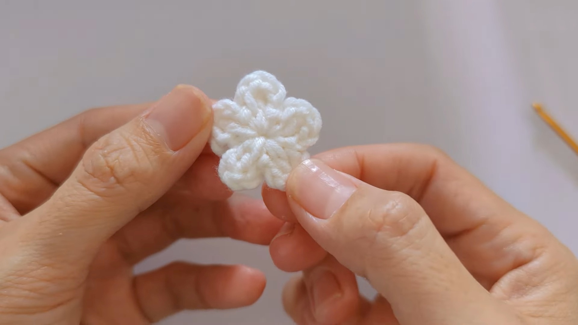 Crochet Flower Pattern – Use for Hats, Bags, or Decor