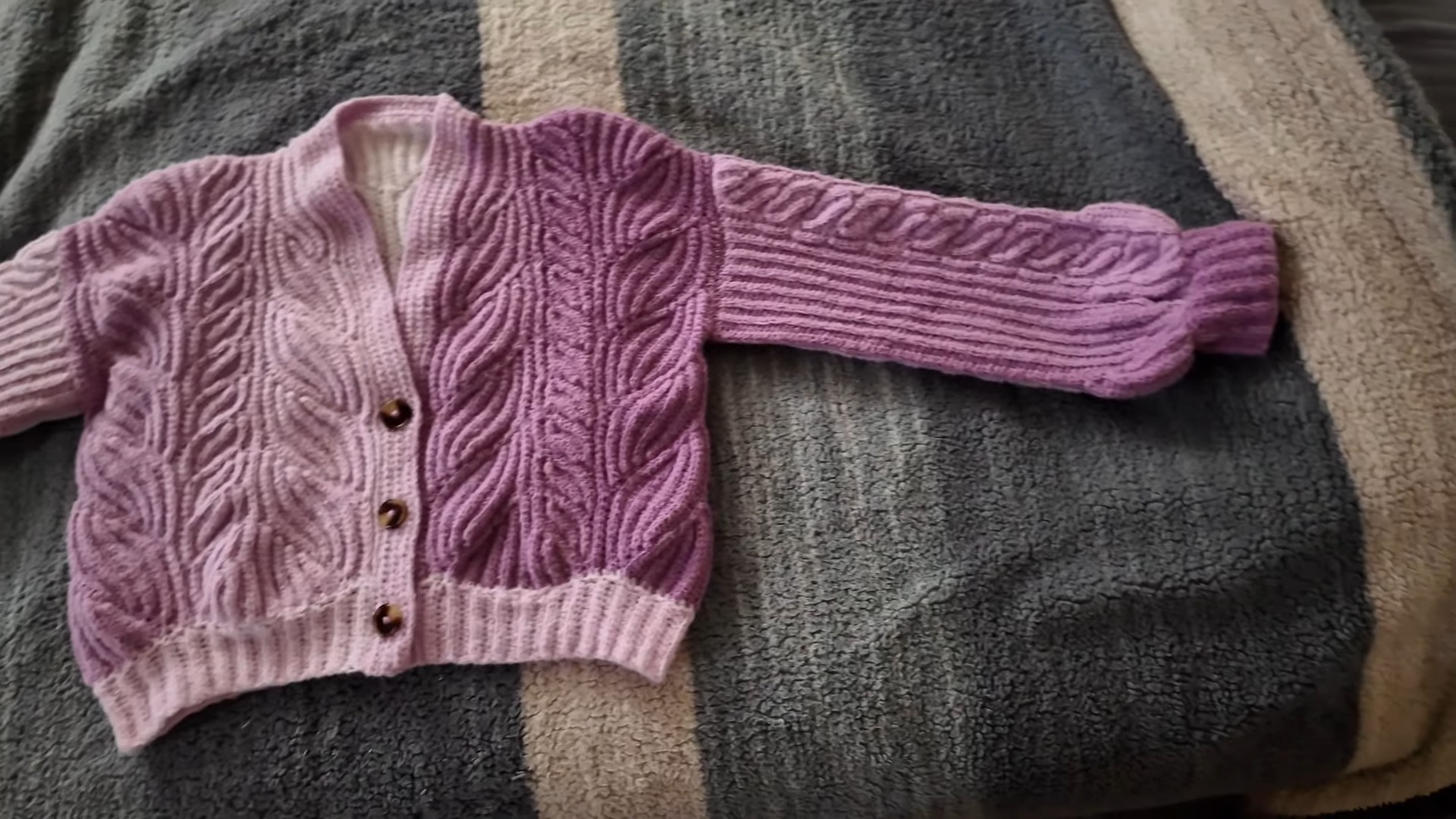 Crochet a Cozy Ombre Fall Cardigan – Stylish & Soft
