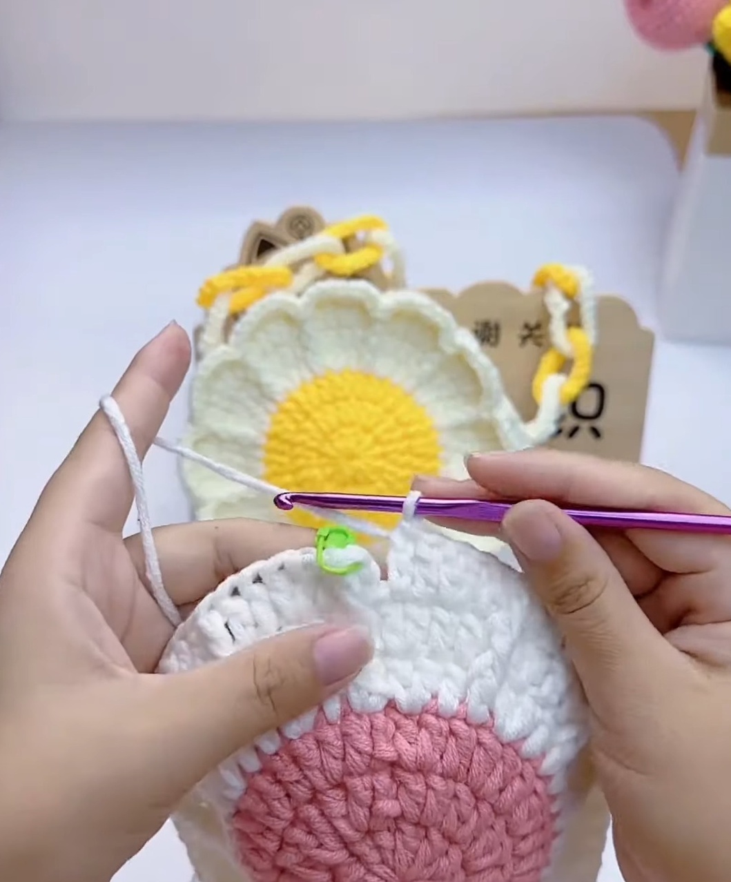 Crochet Daisy Bag Tutorial – Beautiful, Functional, and Easy-to-Make