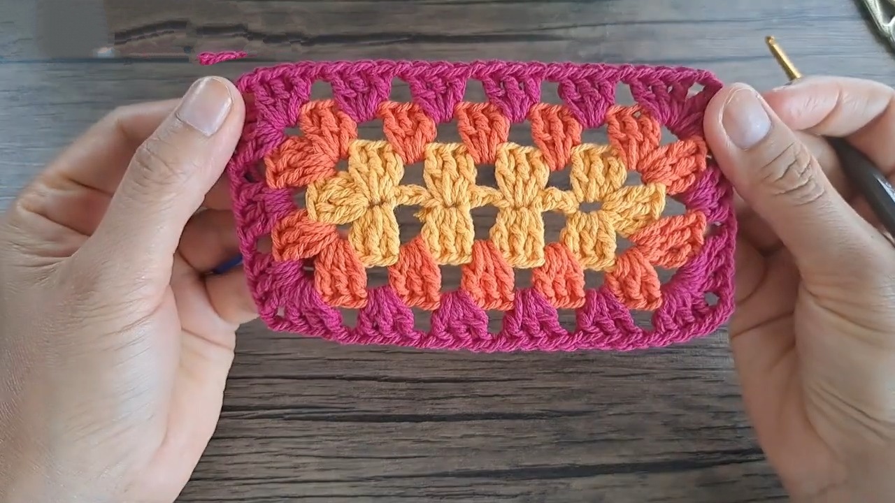 Crochet Granny Square Bag Tutorial – Fun and Functional Design