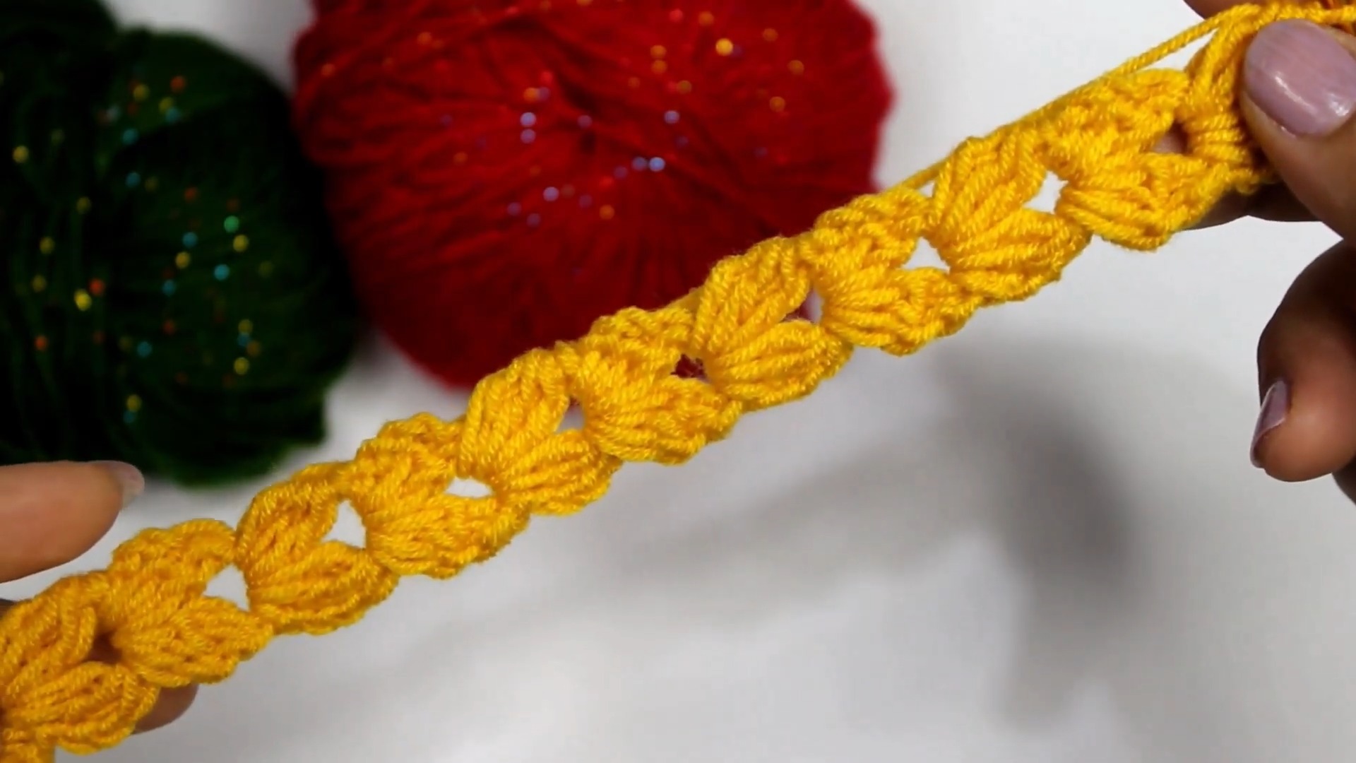Easy and Stylish Crochet Baby Headband Pattern