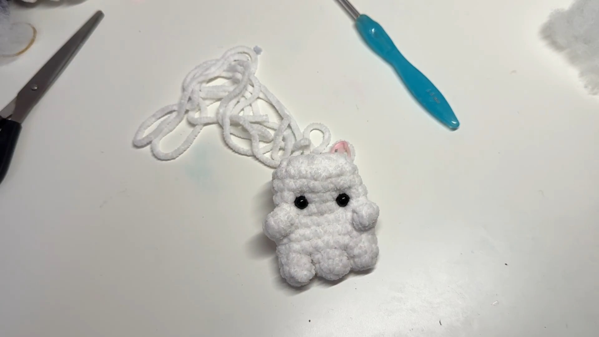 Easy No-Sew Crochet Ghost Plushy Pattern for Beginners
