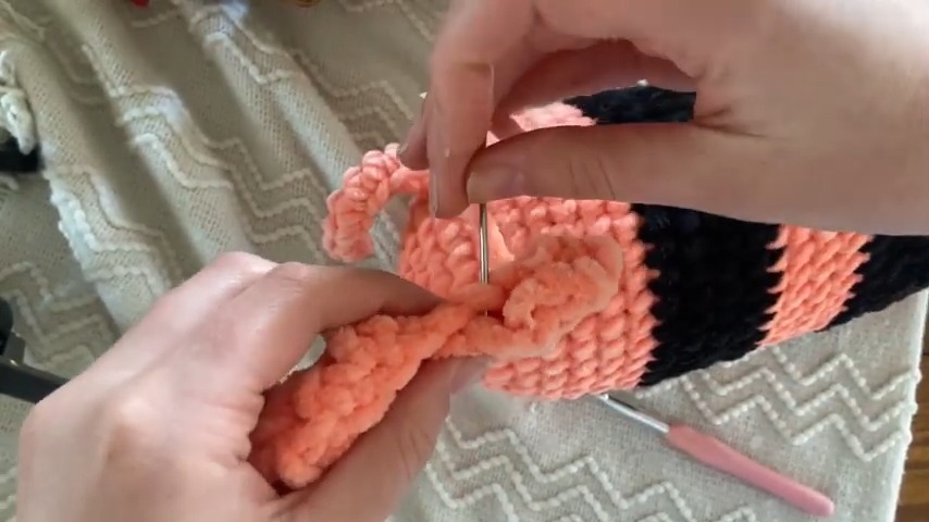 Festive Jumbo Halloween Slug Crochet Tutorial