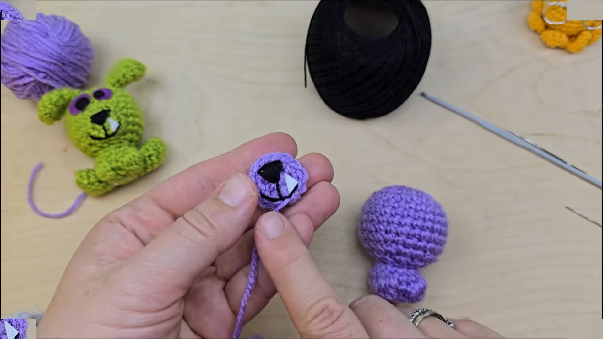 Crochet Mini Halloween Dog Keychain – Festive Decoration