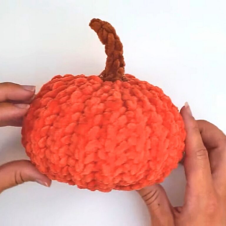 How to Crochet a Velvet Pumpkin – Fun Seasonal Decor