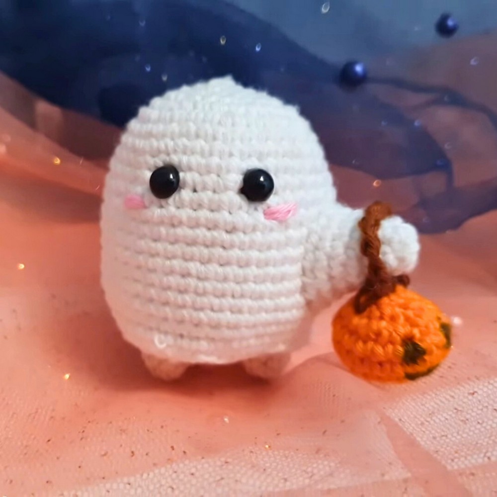 Beginner-Friendly Crochet Bubu Little Ghost for Halloween
