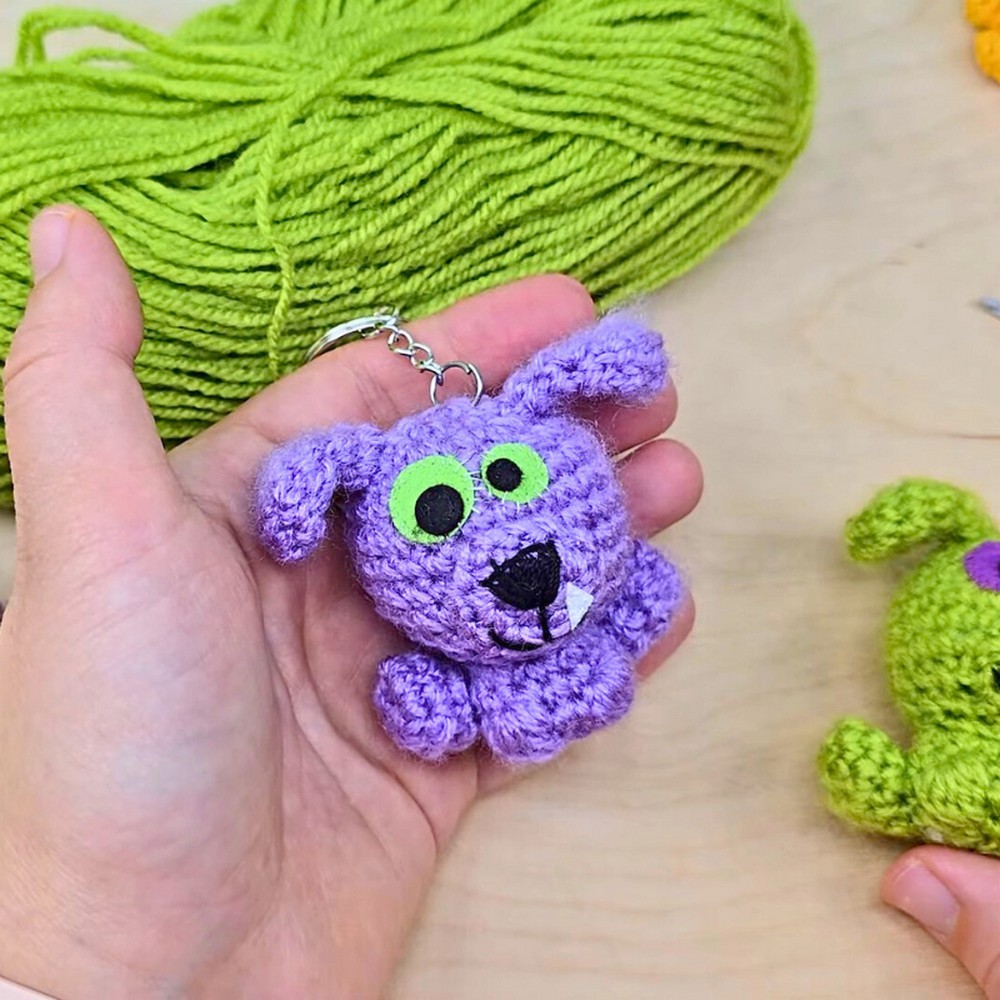 Crochet Mini Halloween Dog Keychain – Festive Decoration