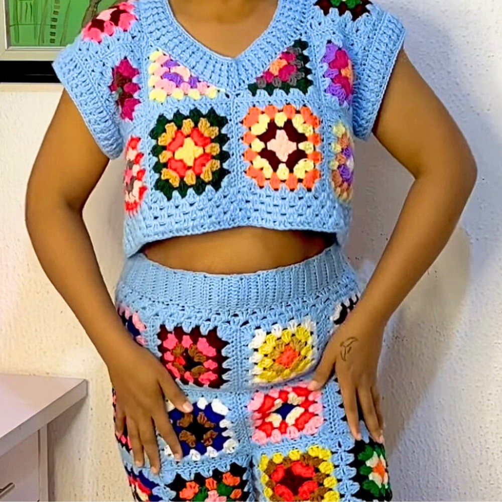 Crochet a Beautiful Granny Square Crop Vest for Style and Comfort