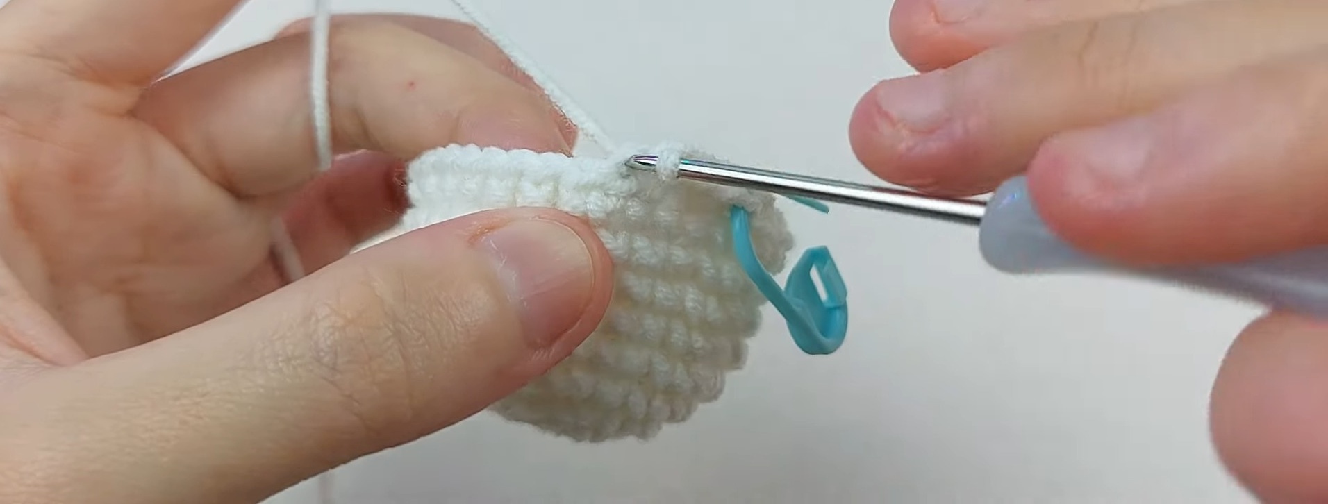 Easy-to-Make Crochet Ghost for Spooky Home Décor