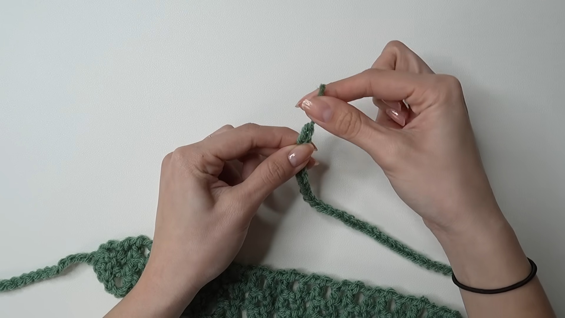 Easy Crochet Mesh Headband Tutorial for Beginners