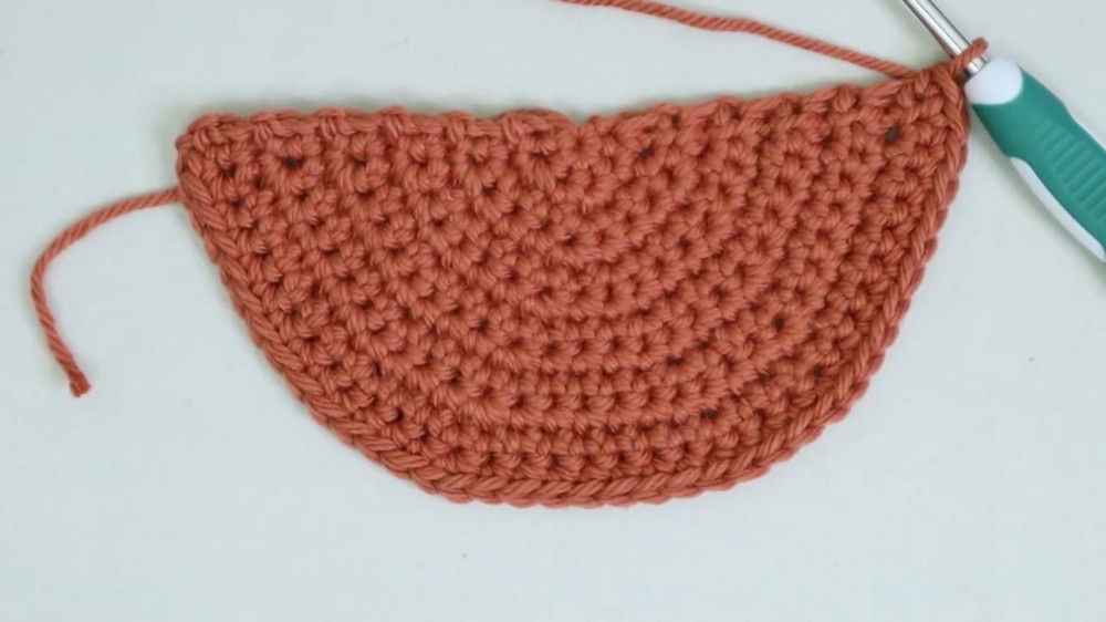Crochet Pumpkin Pie Pouch – Perfect Accessory for Thanksgiving