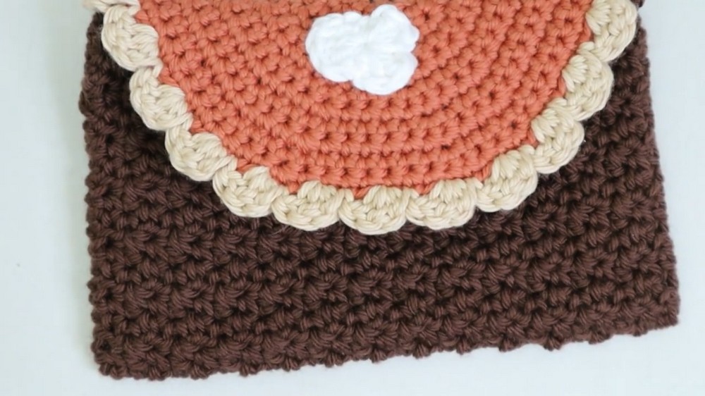 Crochet Pumpkin Pie Pouch – Perfect Accessory for Thanksgiving