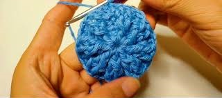 How to Crochet Beautiful Pumpkins for Seasonal Décor