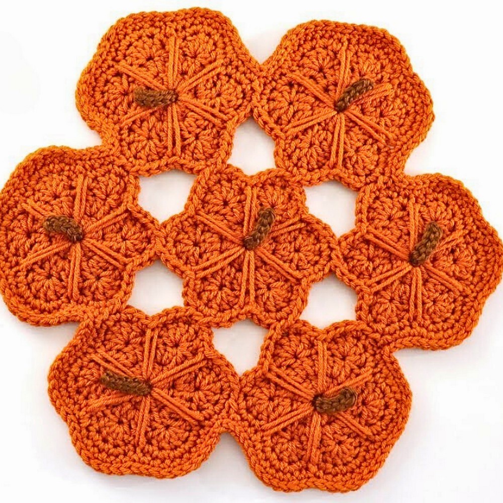 Crochet Pumpkin Placemat Doily Tutorial – Festive Thanksgiving Table Décor