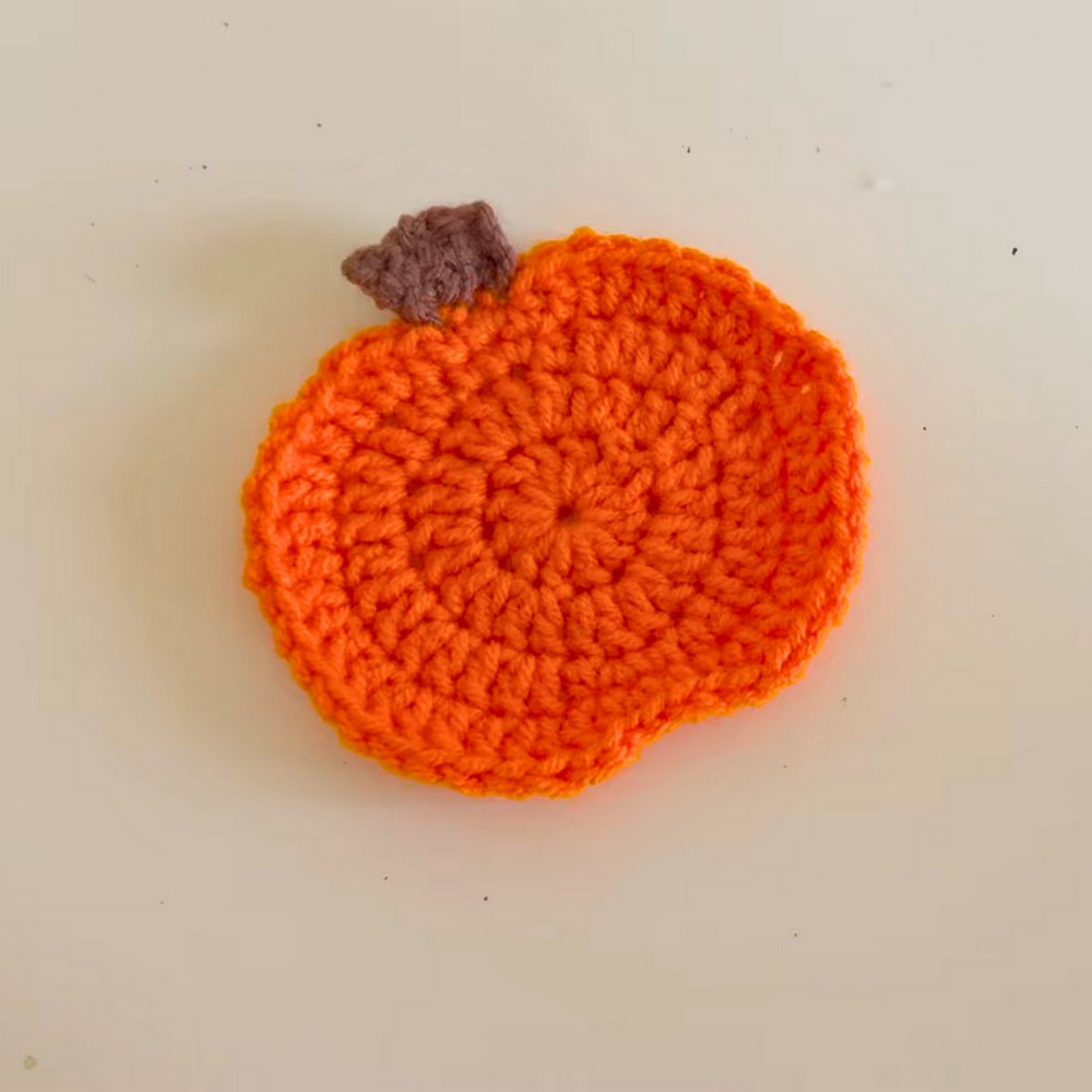 Fall-Inspired Crochet Pumpkin Coaster Tutorial