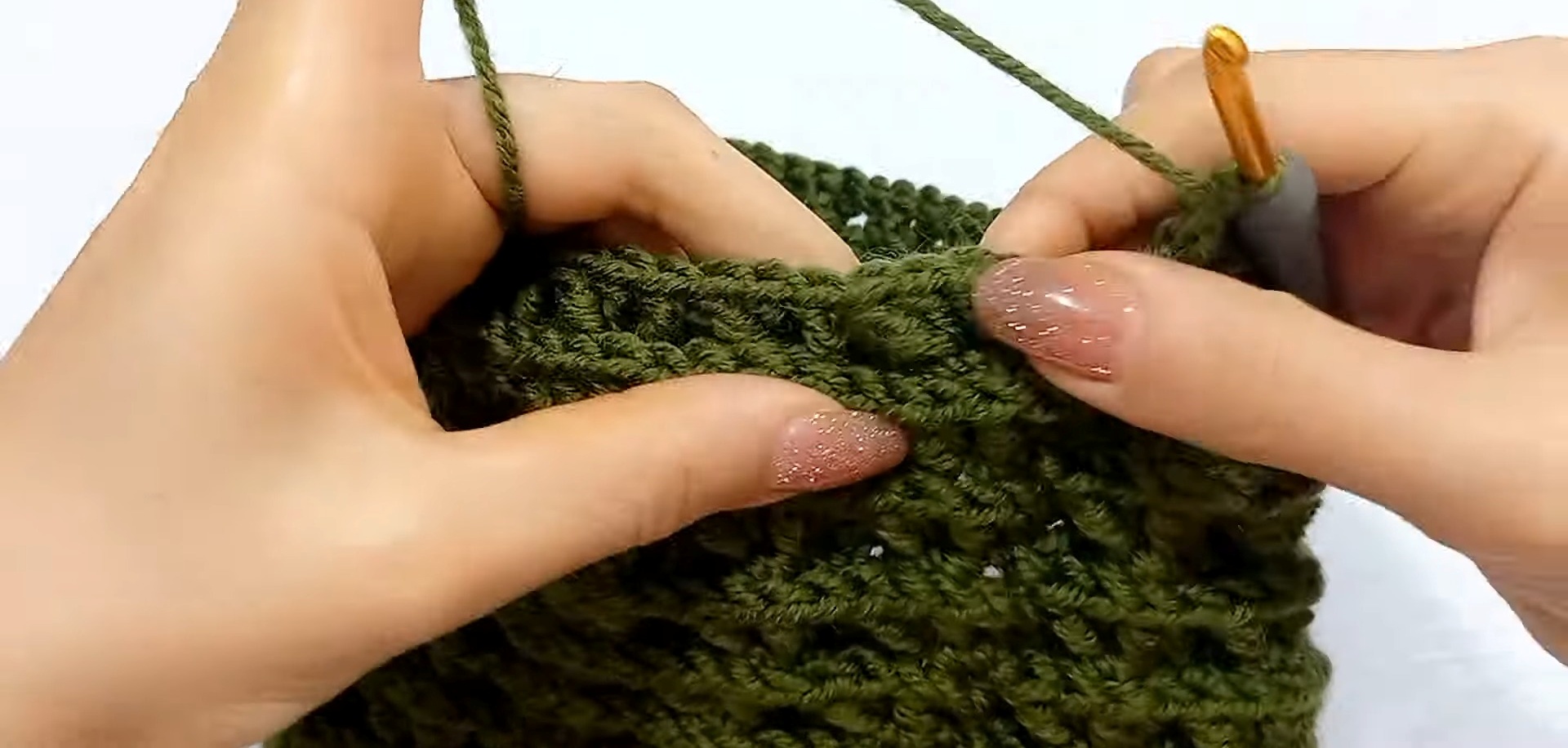 Crochet Beanie Hat Tutorial – Warm & Versatile Design