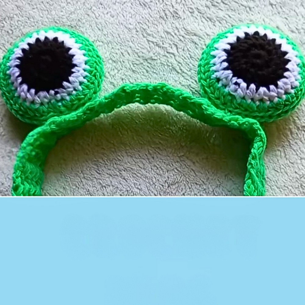 Create a Charming Crochet Frog Headband With Video Tutorial