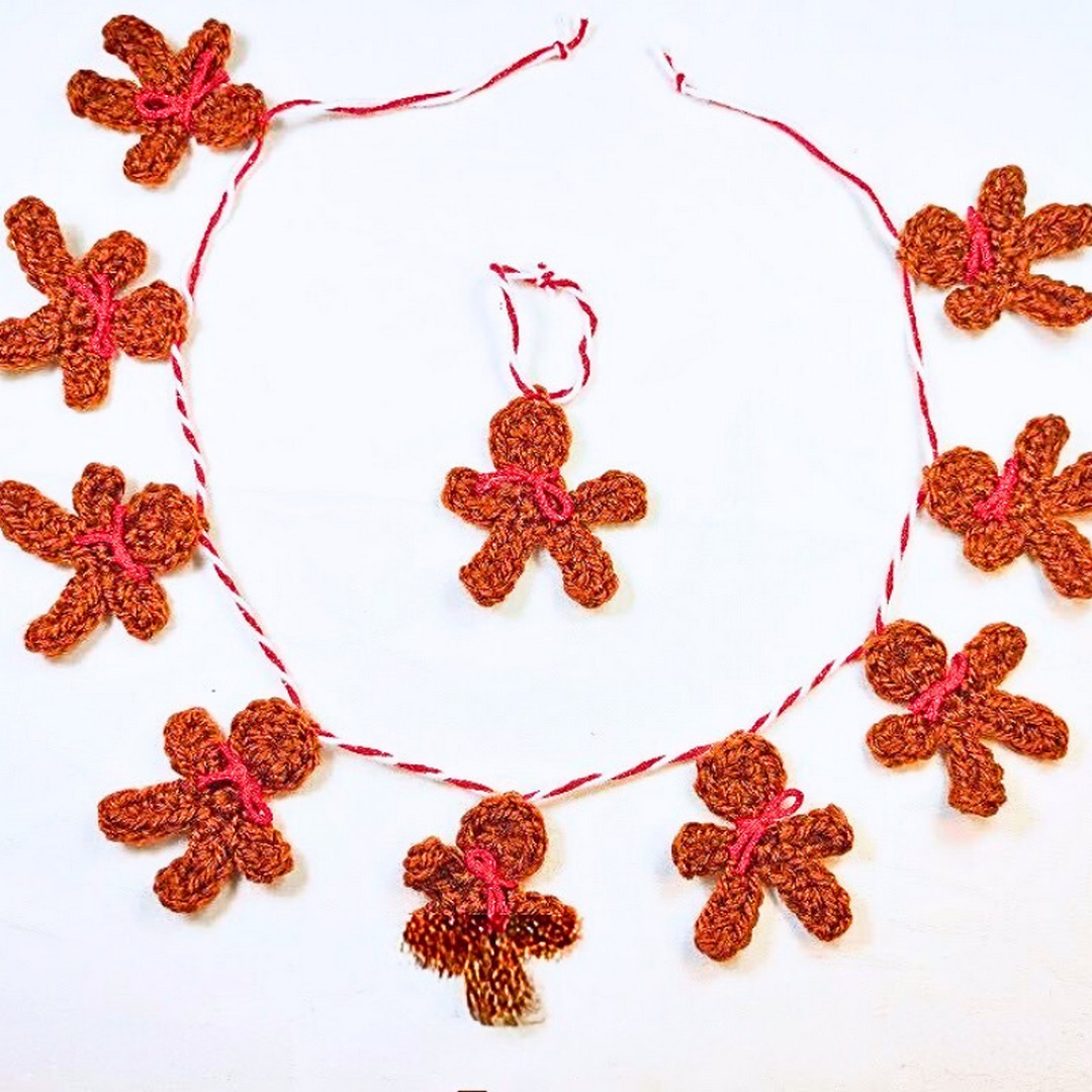 How to Crochet Small Gingerbread Man Garland