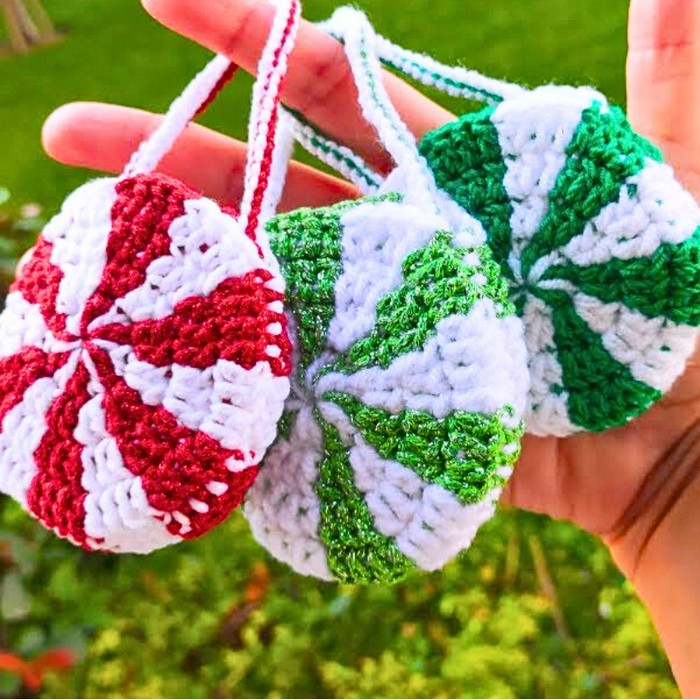 How to Crochet a Peppermint Candy Bag As Gift and Ornament