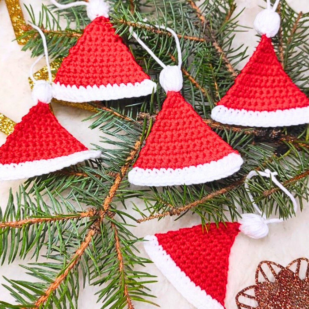 How to Make Mini Crochet Santa Hat Applique for Beginners