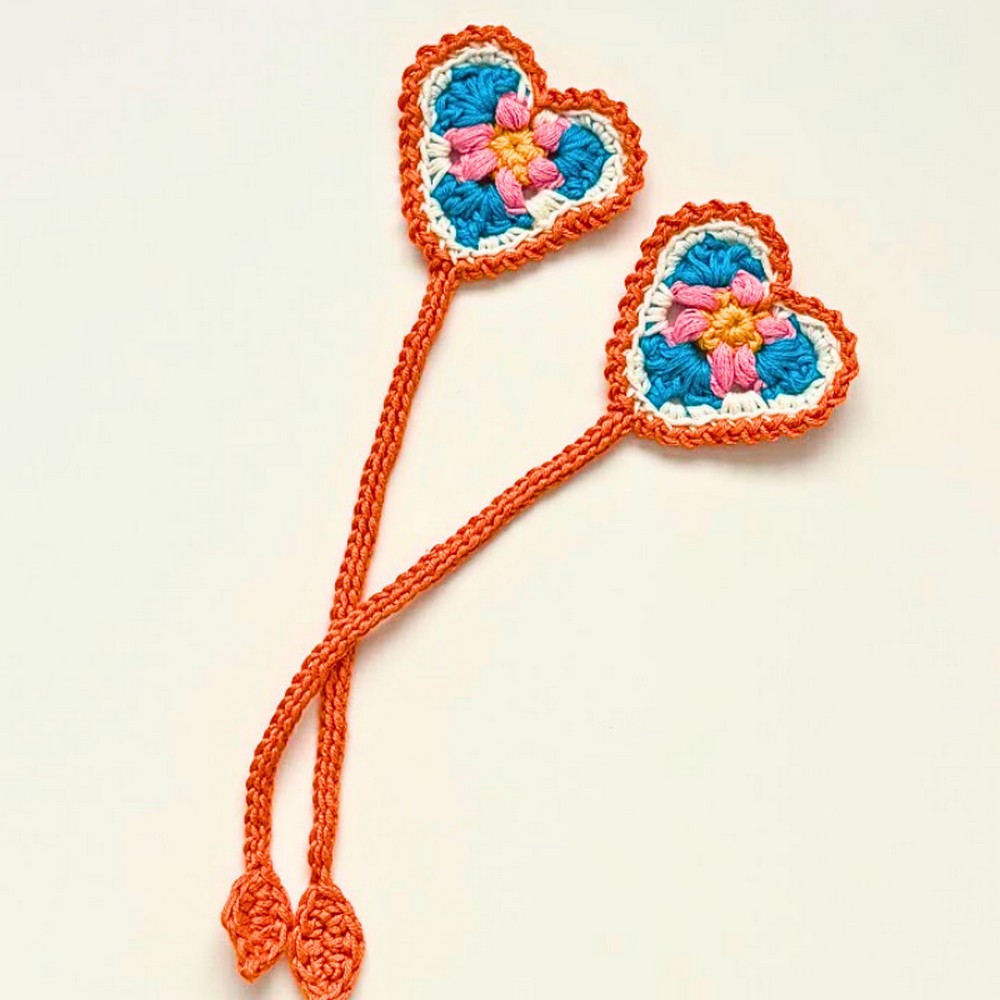 Crochet Heart Bookmark Pattern – Colorful & Quick Handmade Gift