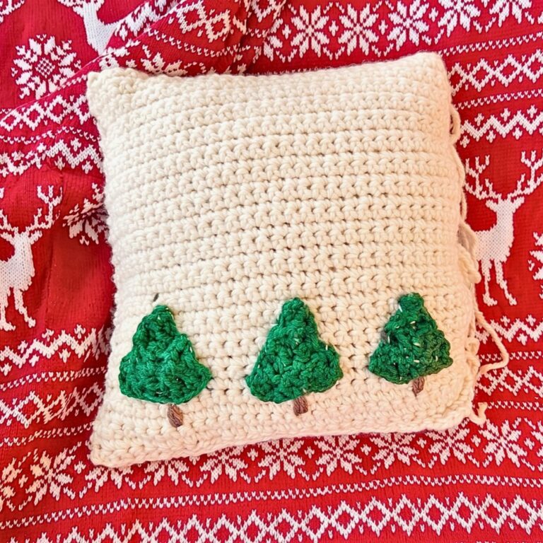Easy Crochet Christmas Pillow Cover Pattern For Festive Decor