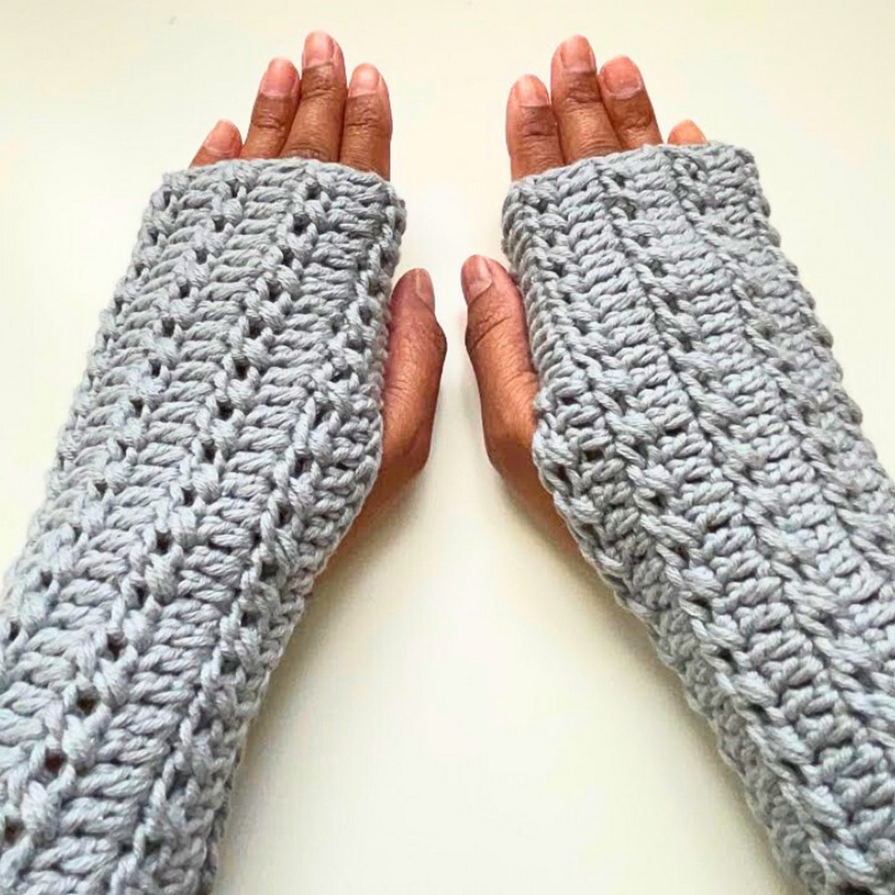 Easy Crochet Fingerless Gloves – Quick & Practical