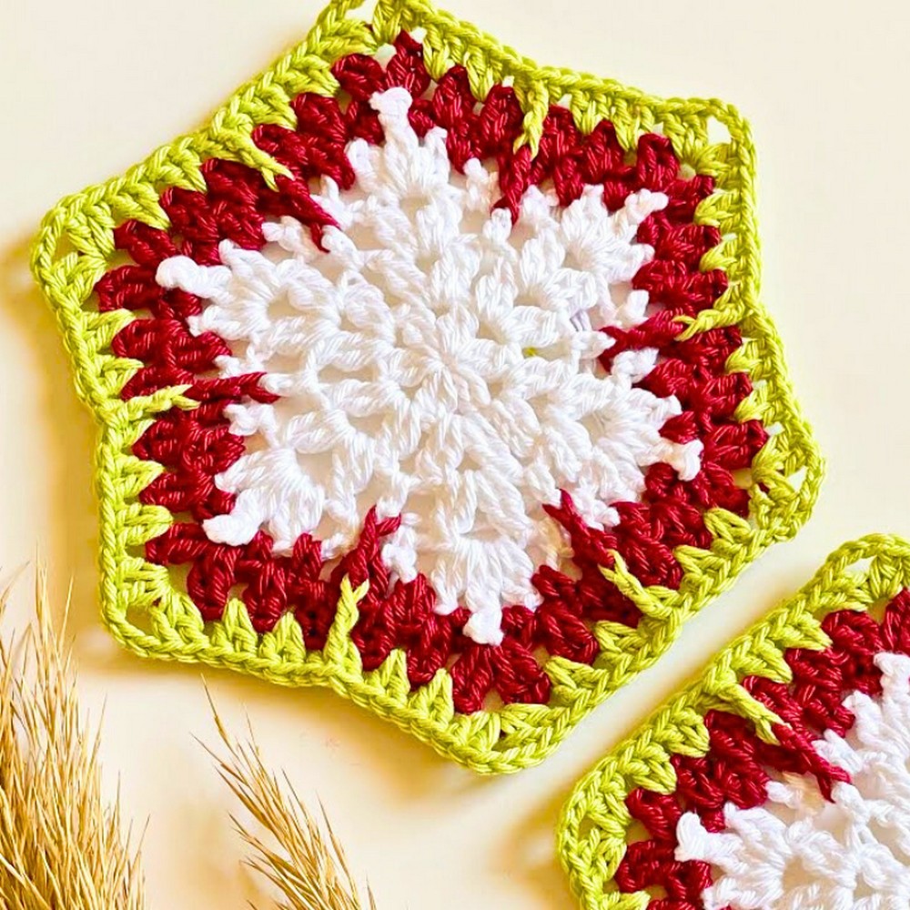 Beautiful Crochet Christmas Hexagon