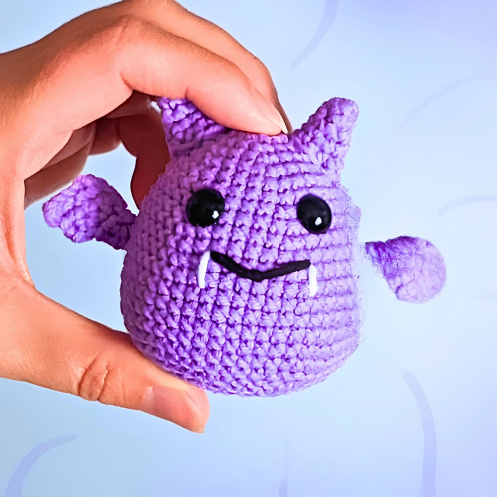 How to Crochet a Bat For Halloween Decor