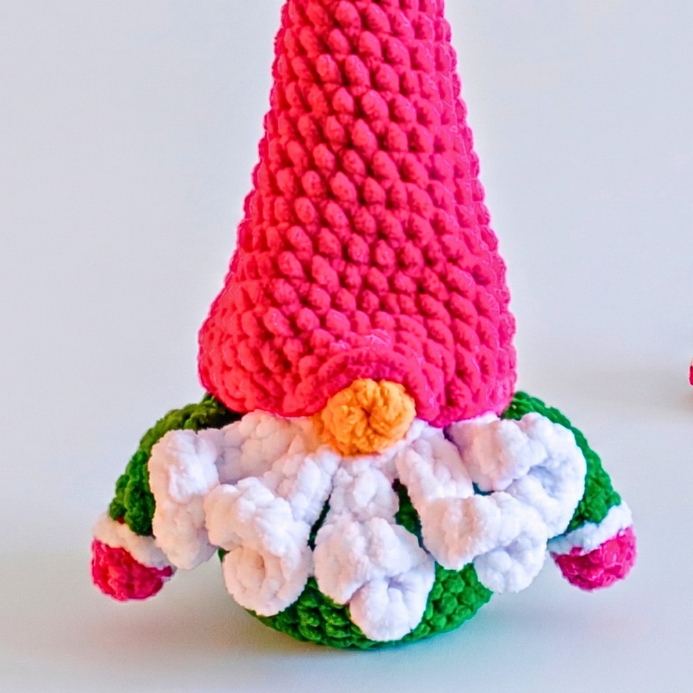 Crochet Christmas Gnome Amigurumi Pattern For Festive Decor