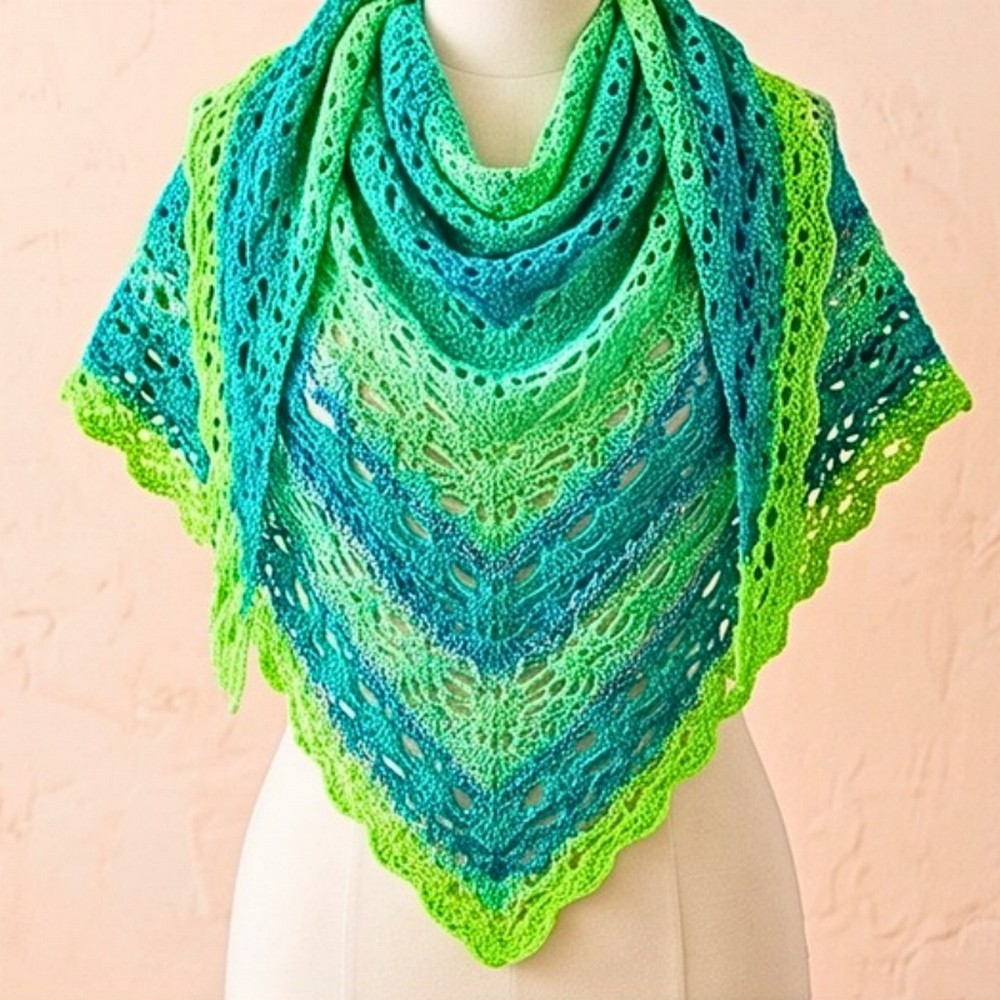 Peacock Triangle Shawl Crochet Pattern with 3-Row Repeat